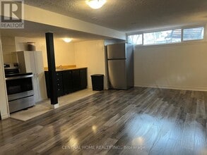 192 Silverbirch Dr in Newmarket, ON - Building Photo - Building Photo