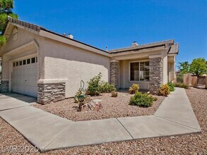 9712 Panorama Cliff Dr in Las Vegas, NV - Building Photo - Building Photo