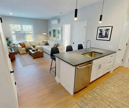 Founders Square in Windsor, CT - Foto de edificio - Building Photo