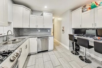 2541 N Hamlin Ave in Chicago, IL - Building Photo - Building Photo