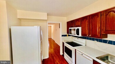 12806 Lockleven Ln in Woodbridge, VA - Building Photo - Building Photo