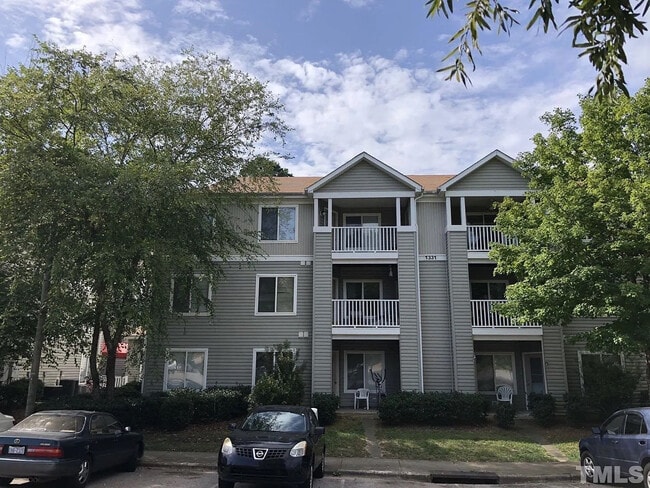 Room in Apartment on Crab Orchard Dr in Raleigh, NC - Building Photo - Building Photo