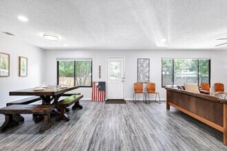 6807 Skynook Dr in Austin, TX - Building Photo - Building Photo