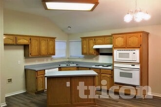 1558 Aberdeen Dr in Lancaster, TX - Building Photo - Building Photo