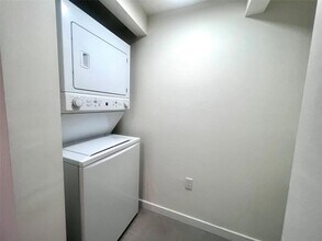 729 NW 2nd St, Unit 1001 in Miami, FL - Building Photo - Building Photo