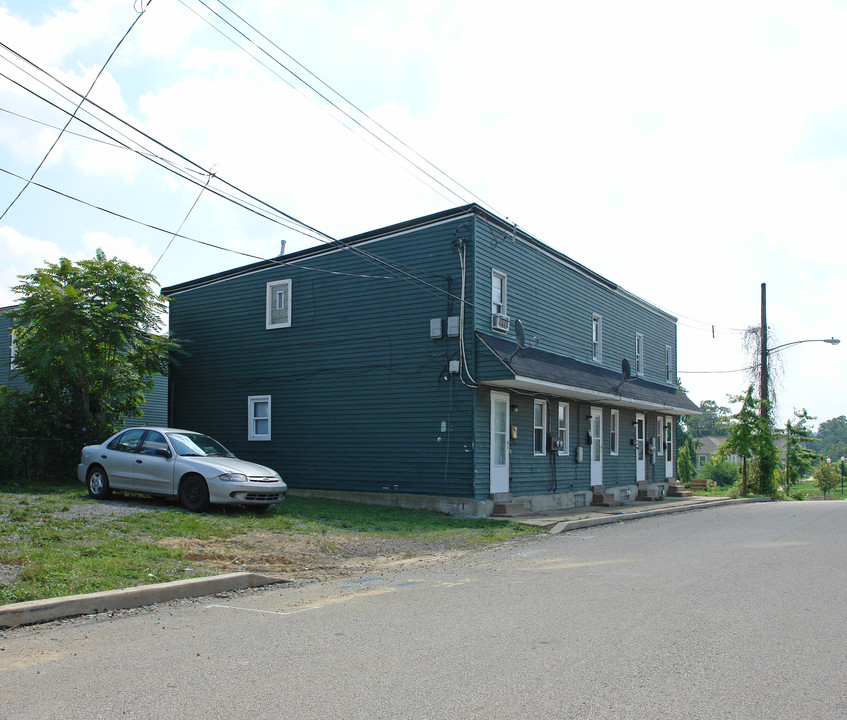 634-636 1/2 Reed St in Clairton, PA - Building Photo