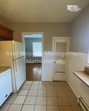 11067 Hupp Ave in Warren, MI - Foto de edificio - Building Photo