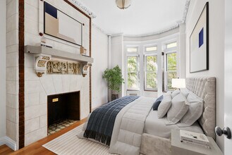 11 W 74th St in New York, NY - Building Photo - Building Photo