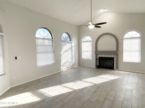 2060 N Sunset Dr in Chandler, AZ - Building Photo - Building Photo