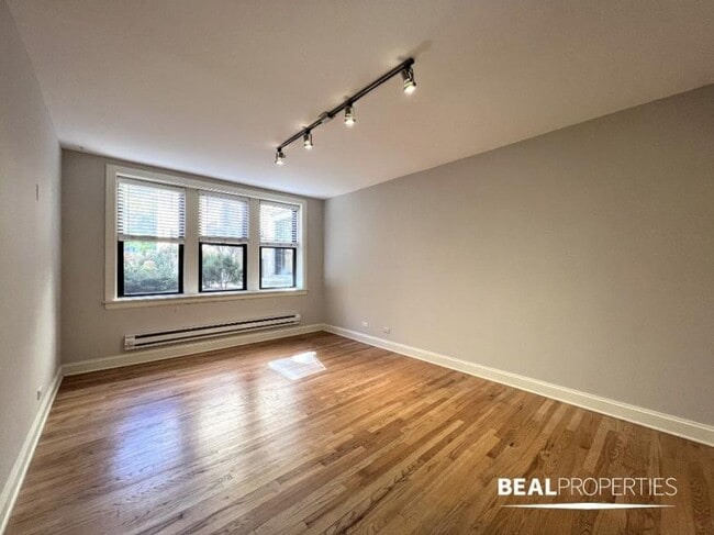 property at 2323 N Rockwell St