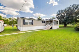1055 Low Ground Rd in Guyton, GA - Building Photo - Building Photo