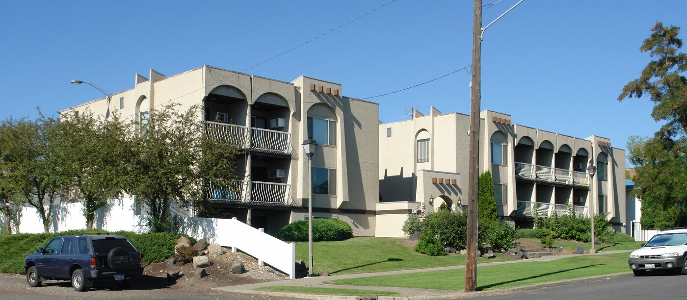 207-211 E Sinto Ave in Spokane, WA - Foto de edificio