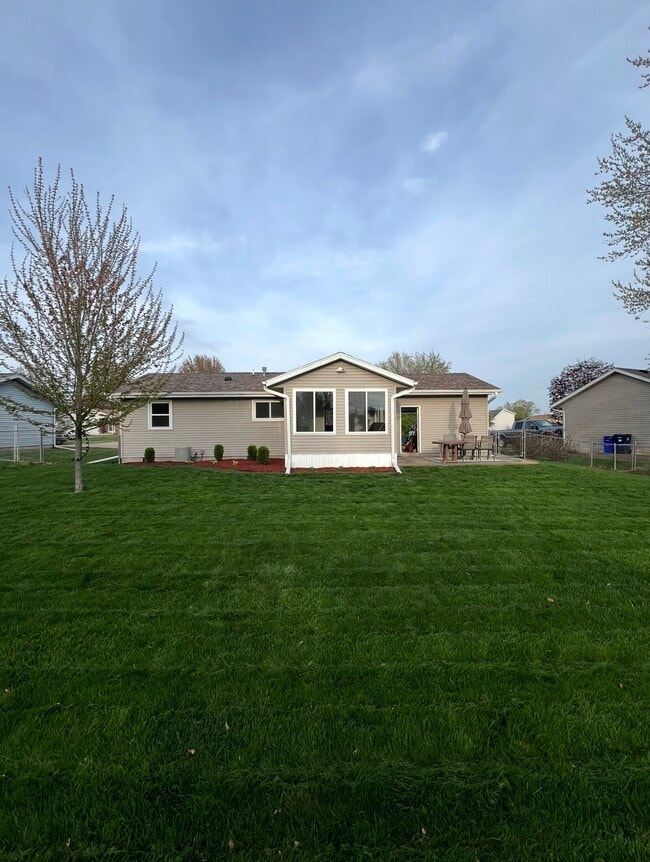 75 Elm Ridge Ct in North Liberty, IA - Building Photo - Building Photo