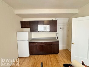 2779 N Milwaukee Ave, Unit 208 in Chicago, IL - Building Photo - Building Photo