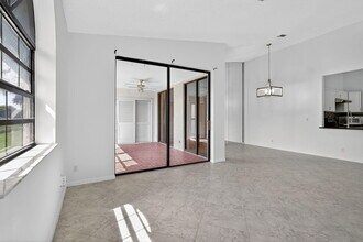 5475 Verona Dr in Boynton Beach, FL - Building Photo - Building Photo