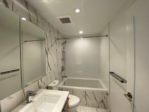 3200 Corvette Way in Richmond, BC - Building Photo - Building Photo