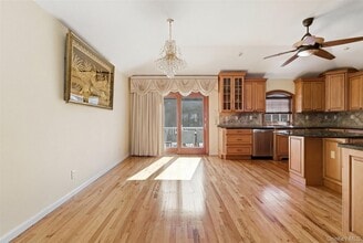 716 Park Ln in Valley Stream, NY - Building Photo - Building Photo