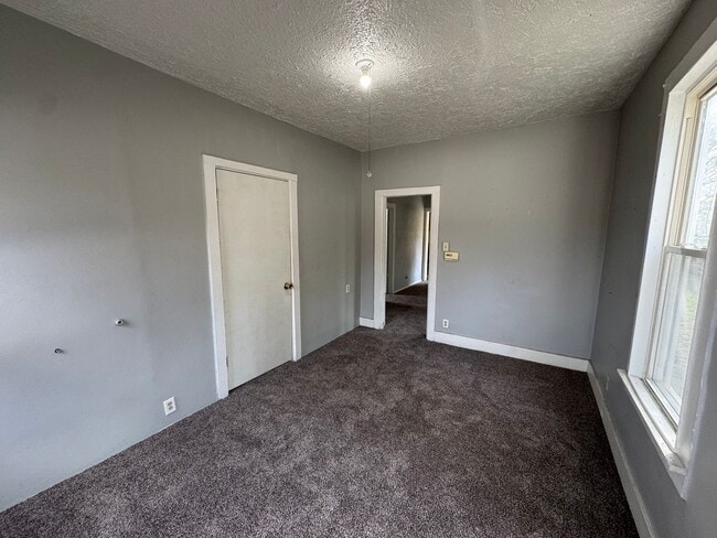 428 7th St in Moline, IL - Building Photo - Building Photo