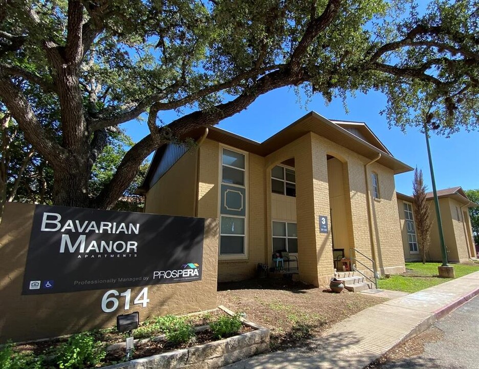 614 Bavarian Dr in New Braunfels, TX - Building Photo