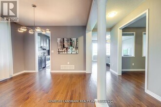 186 Degraaf Cres in Aurora, ON - Building Photo - Building Photo