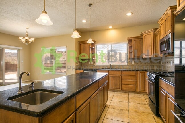 901 Loma Pinon Loop in Rio Rancho, NM - Building Photo - Building Photo