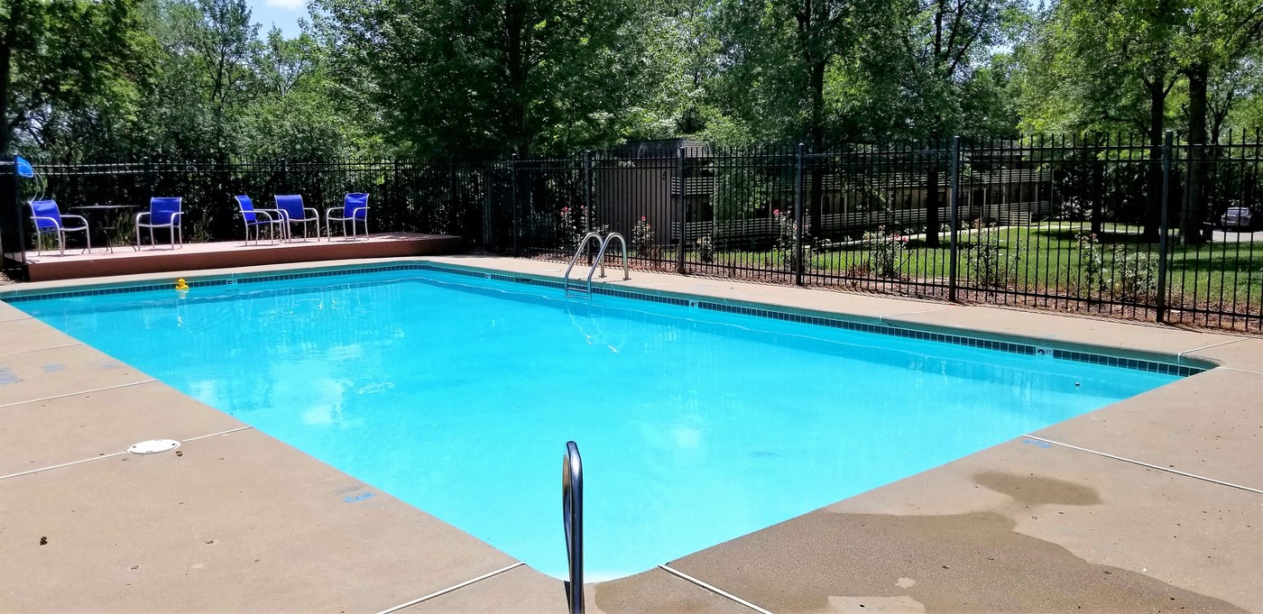 Corby Grove Apartments in St. Joseph, MO - Foto de edificio