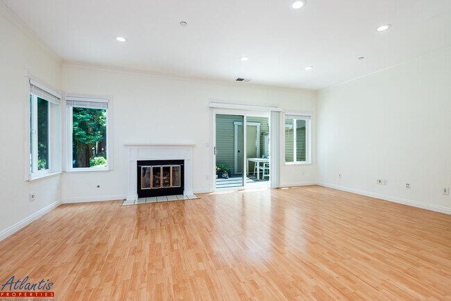 982 La Mesa Terrace in Sunnyvale, CA - Building Photo - Building Photo
