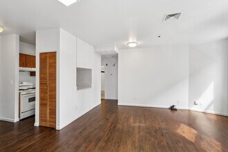 236 Newark Ave in Jersey City, NJ - Building Photo - Building Photo