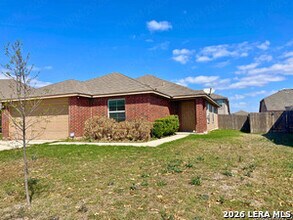 1408 Doncaster Dr in Seguin, TX - Building Photo - Building Photo
