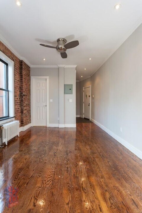 232 Elizabeth St in New York, NY - Building Photo