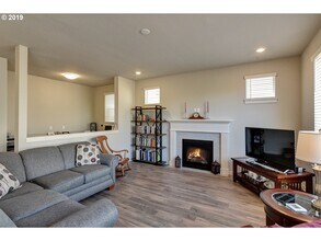 23078 NE Sockeye St in Wood Village, OR - Building Photo - Building Photo