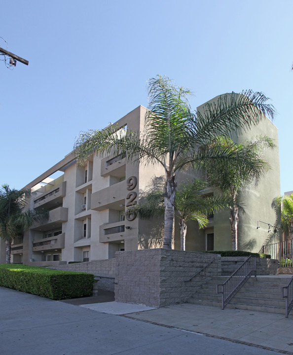 Renaissance Terrace in Long Beach, CA - Building Photo