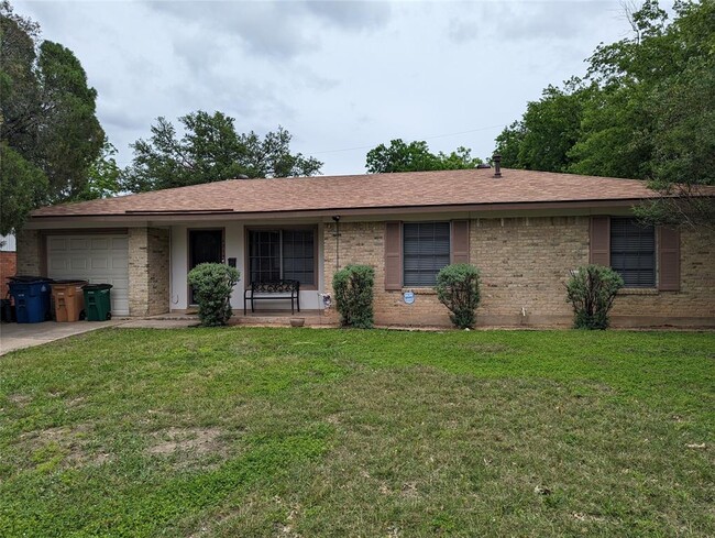 property at 1514 Glencrest Dr