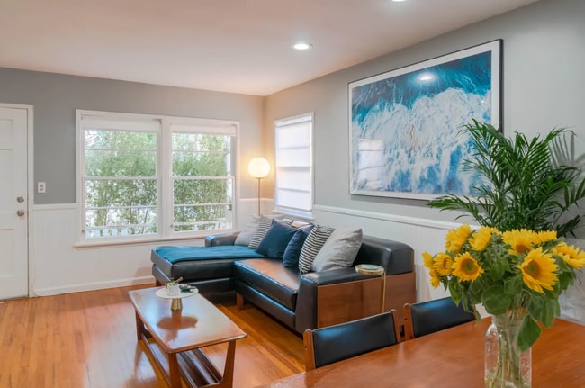 1032 Palms Blvd in Venice, CA - Building Photo - Building Photo