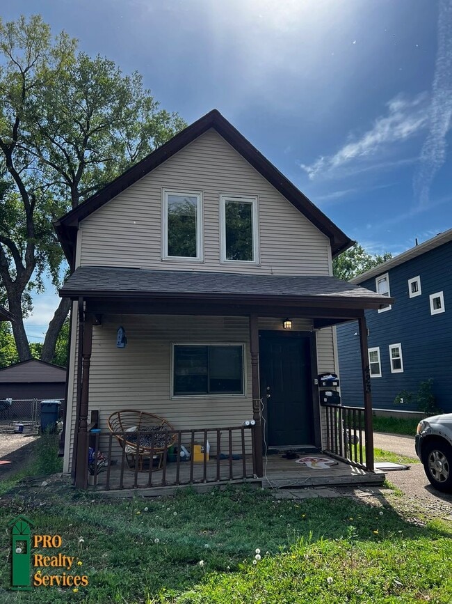 property at 423 NE Taylor St