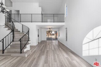 37105 Zinnia St in Palmdale, CA - Building Photo - Building Photo