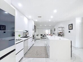 13411 SW 116th Pl in Miami, FL - Building Photo - Building Photo