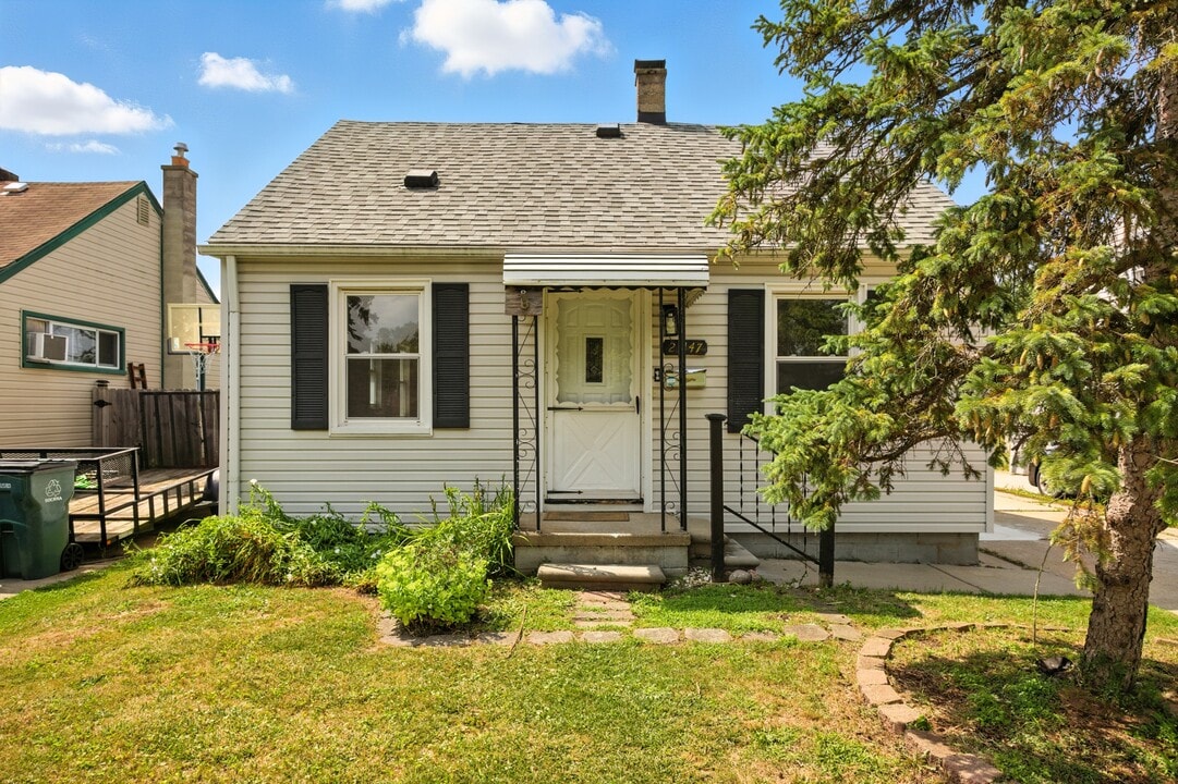 23147 Vance Ave in Hazel Park, MI - Building Photo