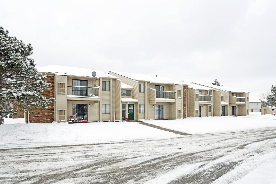 Shoreline Apartments in Sterling Heights, MI - Building Photo