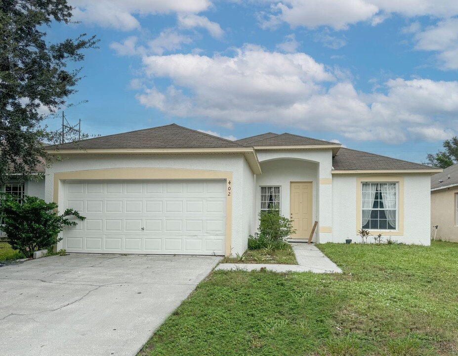 402 Sunset View Dr in Davenport, FL - Building Photo