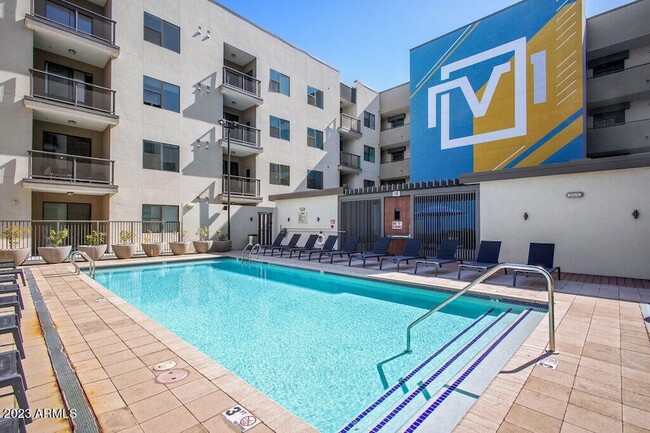 11 S 12th St, Unit E1 in Phoenix, AZ - Building Photo - Building Photo