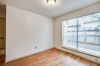 2309 Lucas Dr in Arlington, TX - Building Photo - Building Photo