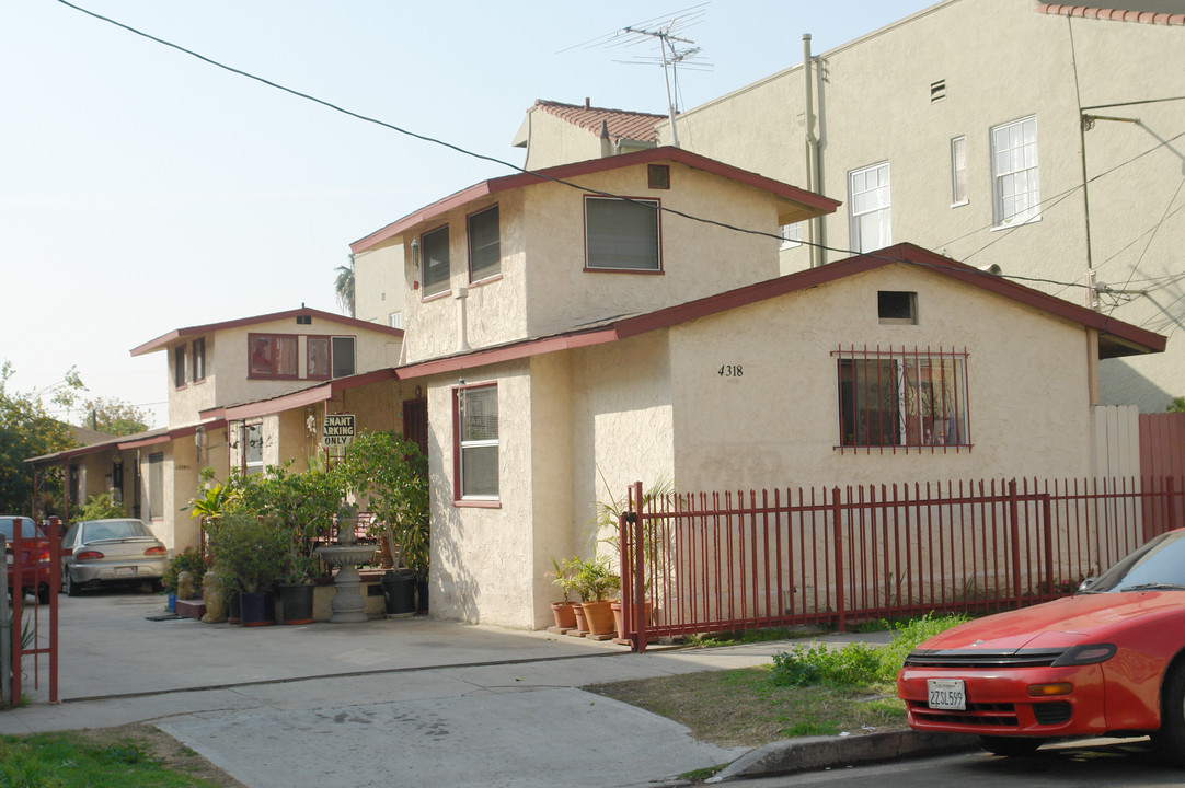 4318 Willowbrook Ave in Los Angeles, CA - Building Photo