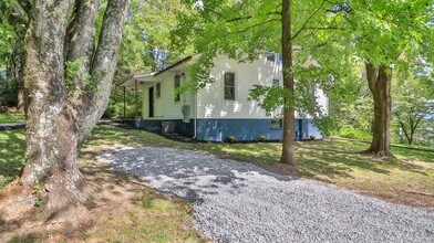 381 Hiawassee Ave in Knoxville, TN - Building Photo - Building Photo