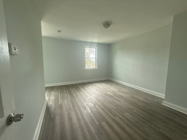 3010 Sollers Point Rd in Dundalk, MD - Building Photo - Building Photo