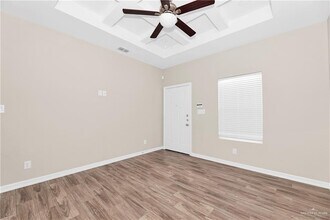 1004 W Kohala Ave, Unit 4 in Alton, TX - Building Photo - Building Photo
