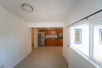 45-244 Wena St, Unit 2 bedroom Back in Kaneohe, HI - Foto de edificio - Building Photo