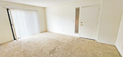 18085 Sundowner Way in Santa Clarita, CA - Building Photo - Building Photo
