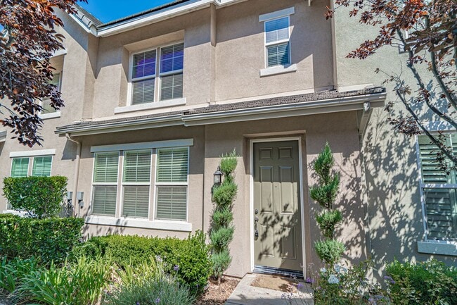 property at 27290 Arbor Pl