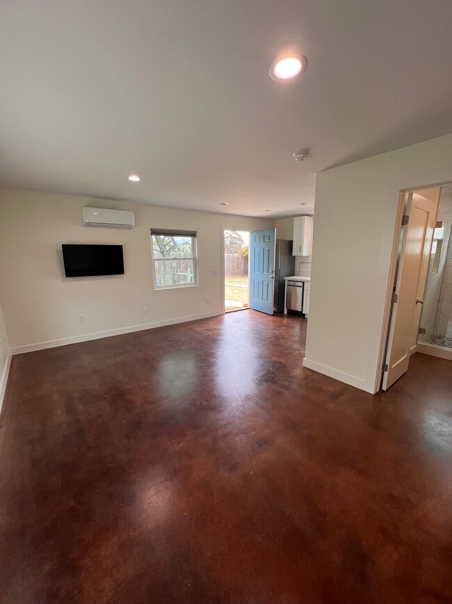 5703 Adelaide Ave in San Diego, CA - Foto de edificio - Building Photo